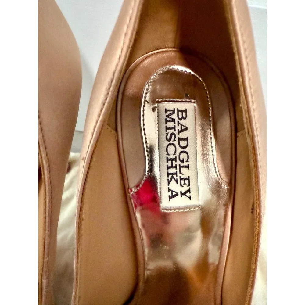 Badgley‎ Mischka Peep Toe Heels Embellished Satin Rose Gold Size 8.5